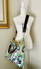 Load image into Gallery viewer, Reversible  paisley print handbag