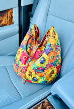 Load image into Gallery viewer, Gorgeous, reversible floral tote