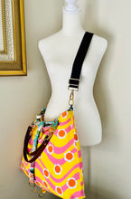 Load image into Gallery viewer, Reversible  paisley print handbag