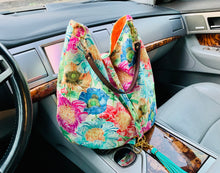 Load image into Gallery viewer, Beautiful floral, reversible bucket bag