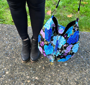 Lovely blue floral Capri tote