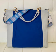 Load image into Gallery viewer, Pdx 056 *Handbag of the Day* $96.00 at check out