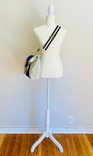 Load image into Gallery viewer, Pdx 056 *Handbag of the Day* $96.00 at check out