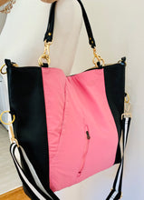 Load image into Gallery viewer, Pdx 057 *Handbag of the Day* $93.50 at check out