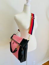 Load image into Gallery viewer, Pdx 057 *Handbag of the Day* $93.50 at check out